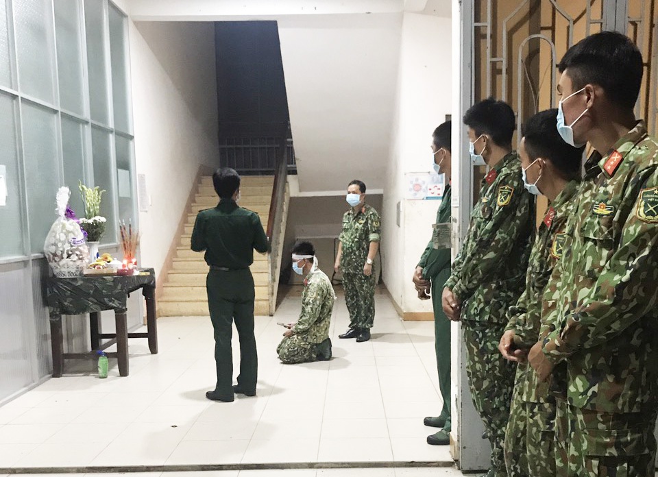 Mẹ mất đột ngột, chiến sĩ nén đau thương ở đơn vị làm nhiệm vụ chống dịch - 3