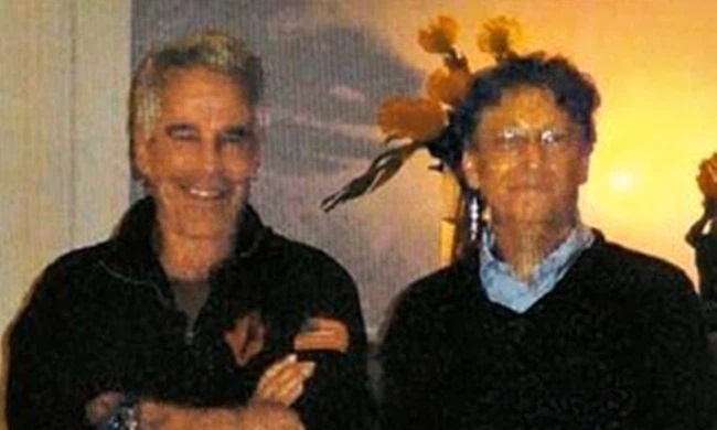 Triệu phú ấu dâm Jeffrey Epstein là người khuyên Bill Gates bỏ vợ - 1