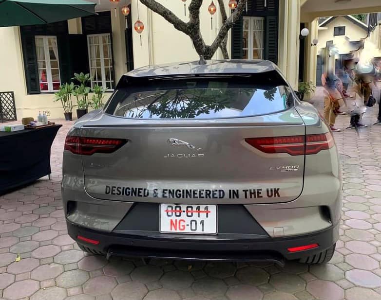 Ô tô điện Jaguar I-Pace đầu tiên về Việt Nam, chủ xe gây chú ý hơn cả - 2