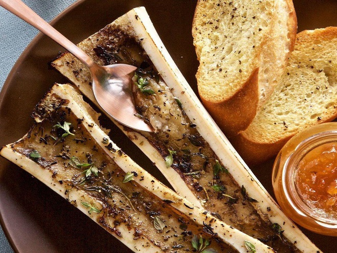 Cục xương tưởng bỏ đi thành món ngon lạ miệng, khách xì xụp húp - 1