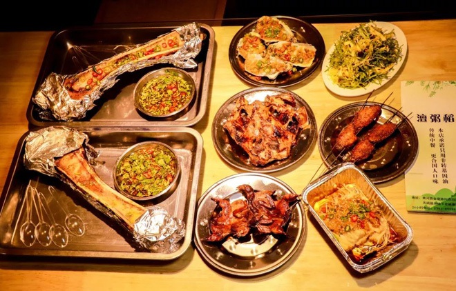 Cục xương tưởng bỏ đi thành món ngon lạ miệng, khách xì xụp húp - 3