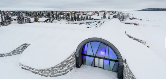 Kinh ngạc với khách sạn làm từ băng tuyết, lạnh giá bốn mùa - 1