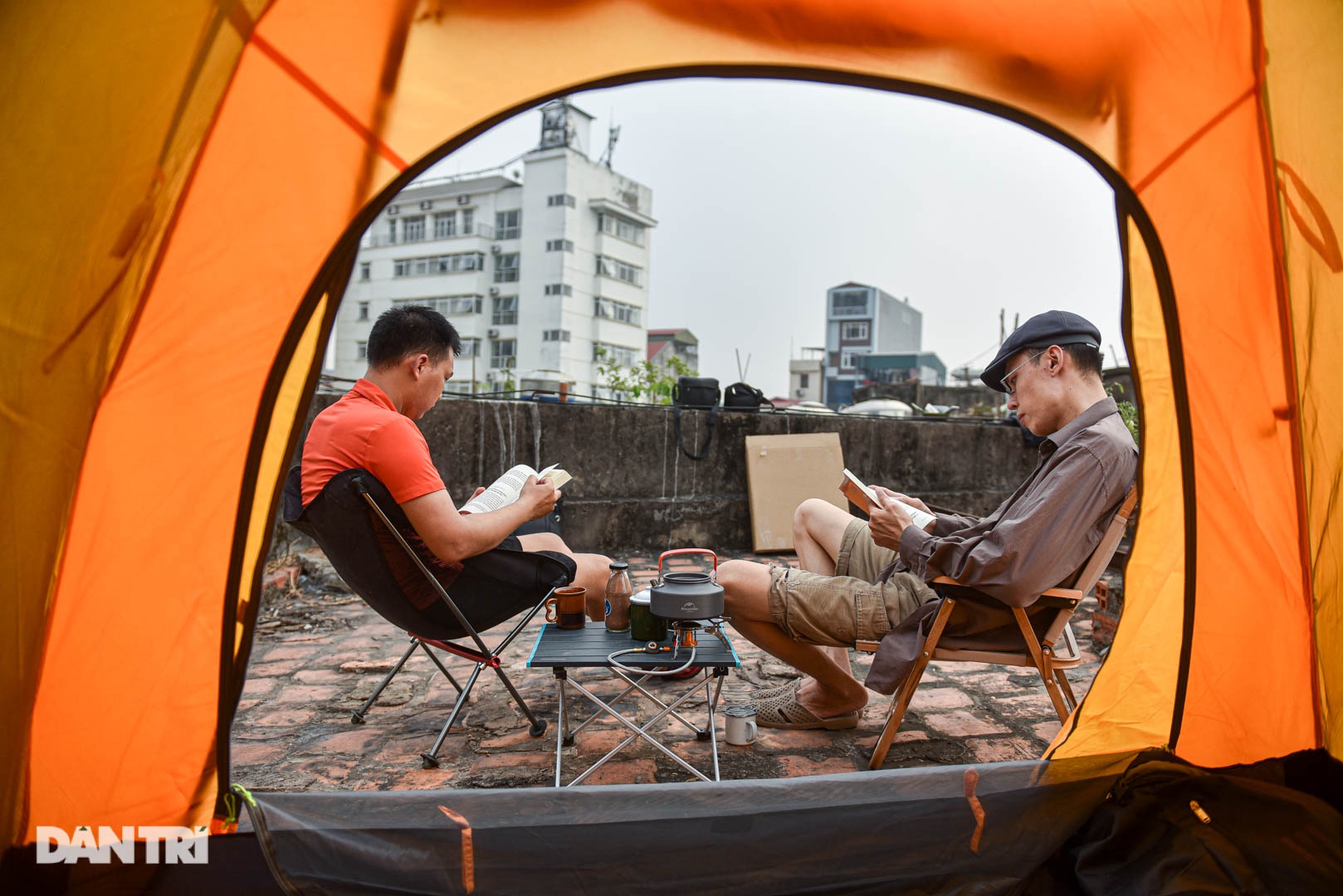 Thèm du lịch, giới trẻ đầu tư cắm trại tại gia: Chỉ ngắm nóc nhà vẫn vui - 9