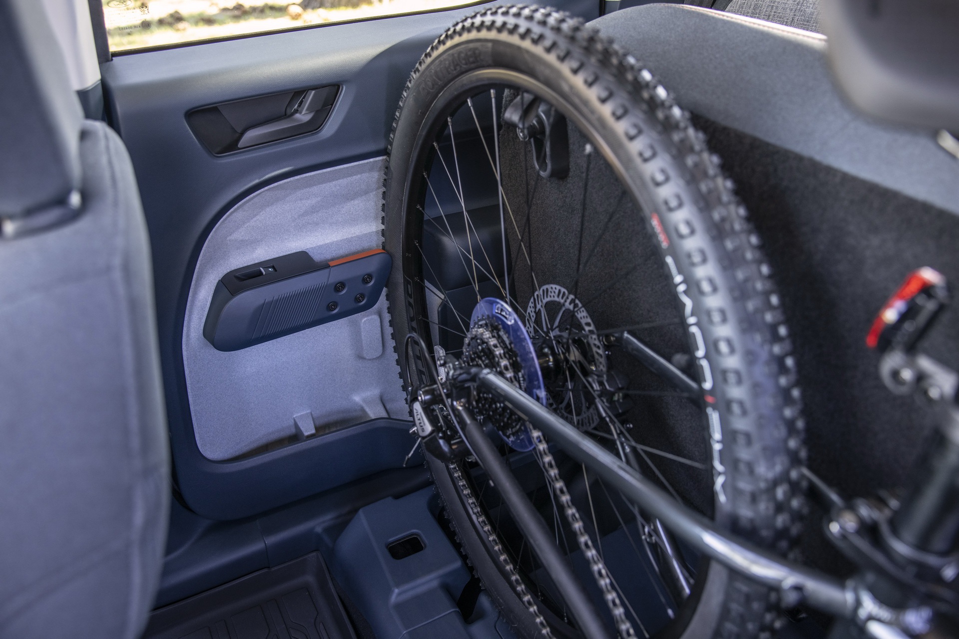 Ford ra mắt mẫu xe bán tải Maverick nhỏ hơn Ranger - 20