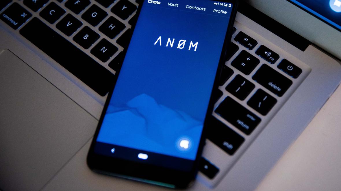 FBI dùng chiêu độc để đọc trộm tin nhắn của các băng đảng tội phạm - 1