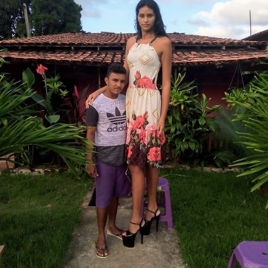 Mẫu nữ cao hơn 2m và cuộc hôn nhân với người chồng tí hon - 4