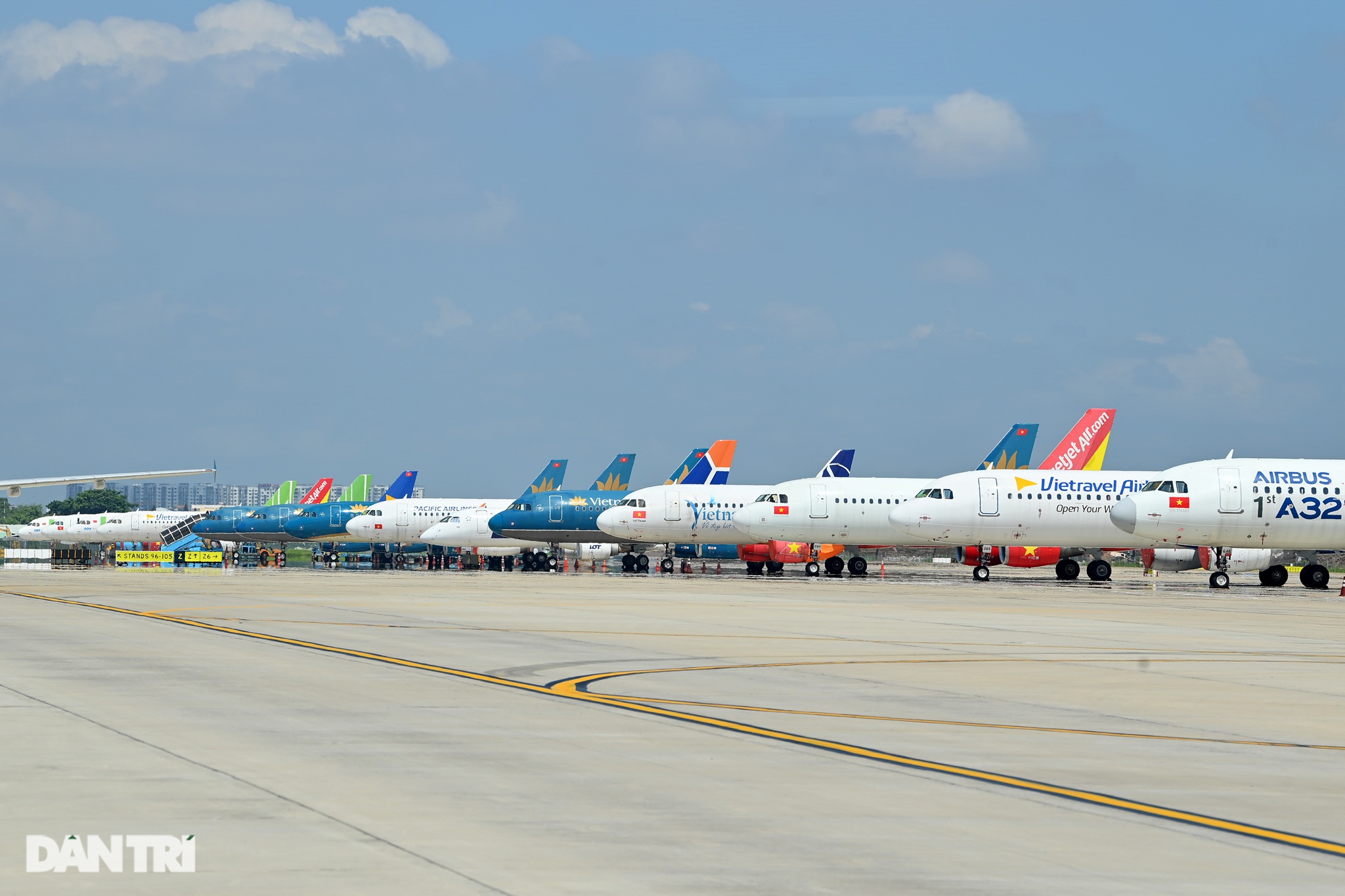 Ám ảnh hàng trăm tàu bay đắp chiếu nằm la liệt tại Nội Bài, Tân Sơn Nhất - 13