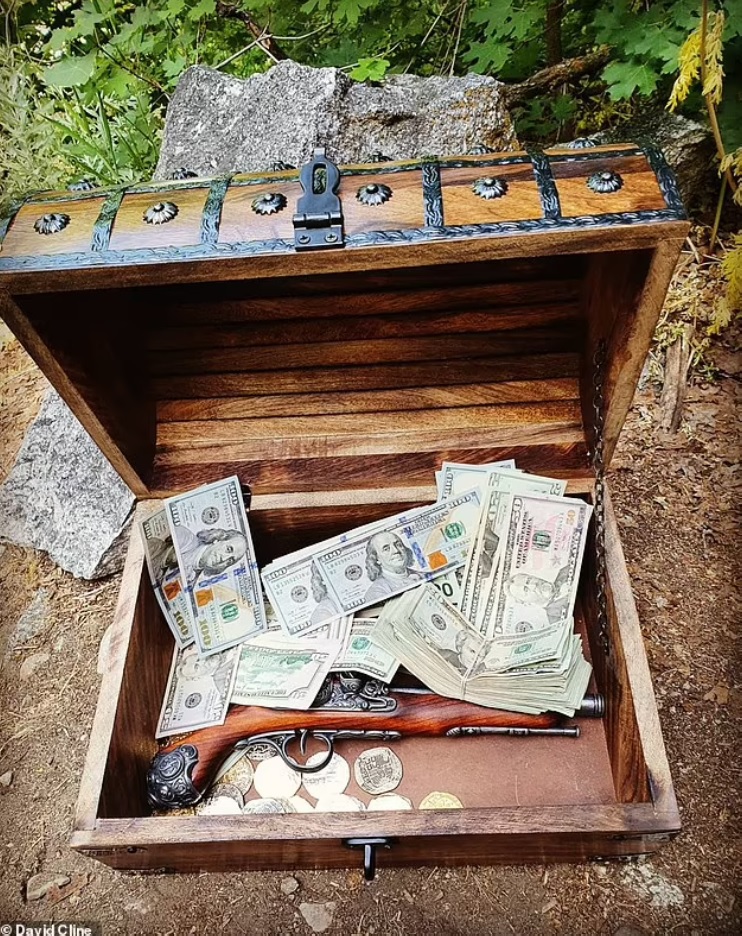 Du lịch ở Việt Nam khiến người đàn ông có cảm hứng đem chôn... 10.000 USD - 4