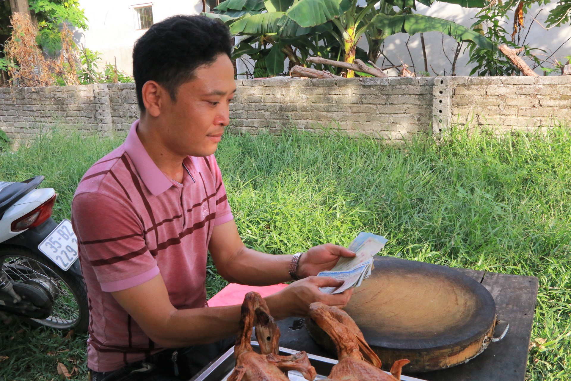 Giám đốc lương 40 triệu đồng thất nghiệp chuyển nghề bán vịt quay kiếm sống - 9