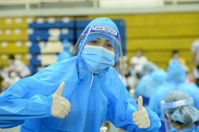 HHen Niê: Sài Gòn đang đau bệnh, lo lắng nên tôi không thể rời bỏ - 1