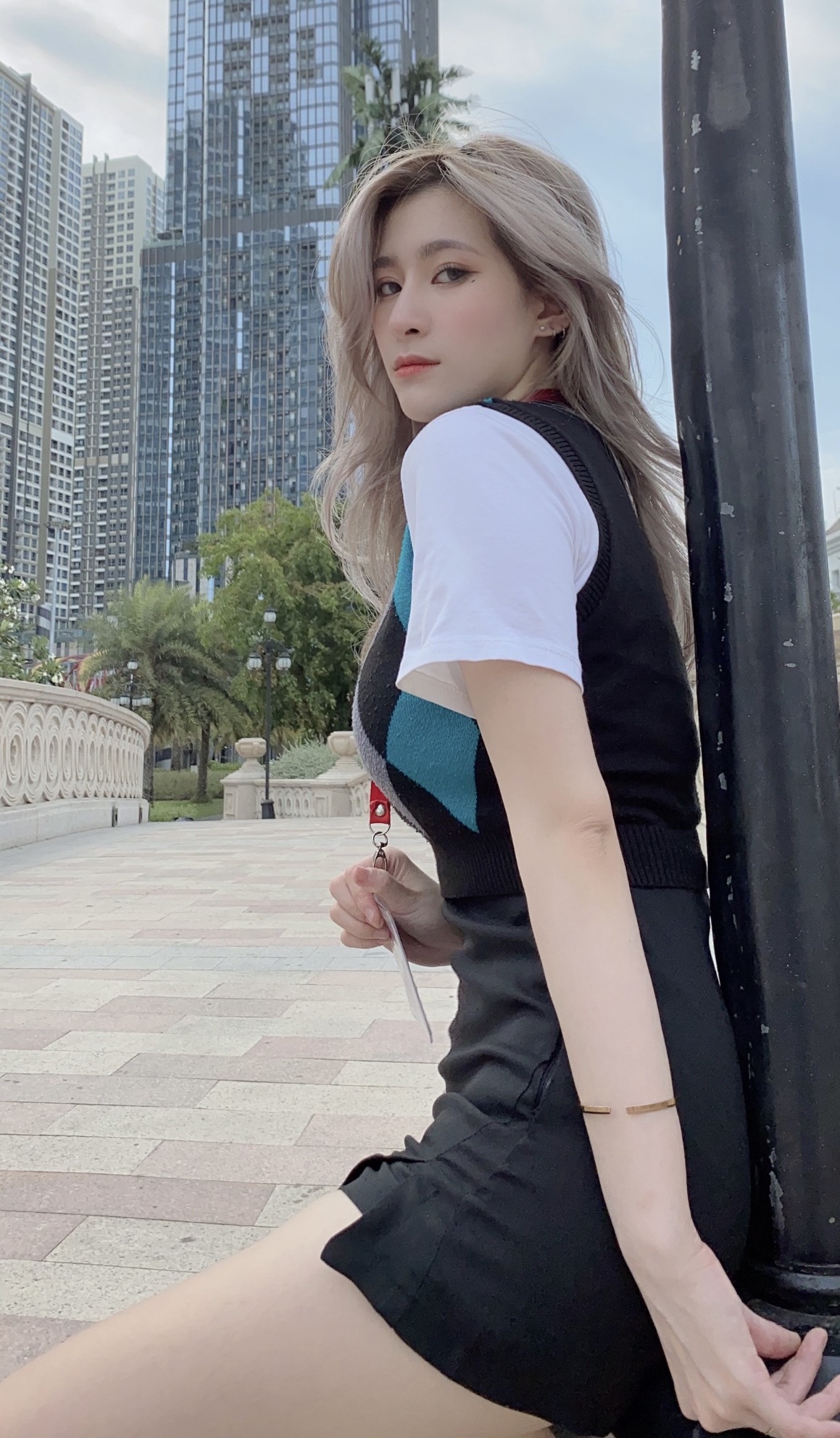 Nữ sinh Trường ĐH Văn Lang đa-zi-năng, hé lộ mức thu nhập 8 con số - 2