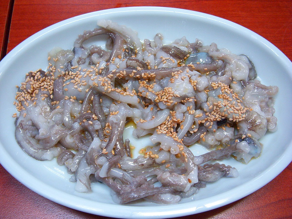 5 đặc sản ăn tươi nuốt sống ở Hàn Quốc khiến thực khách rùng mình - 3