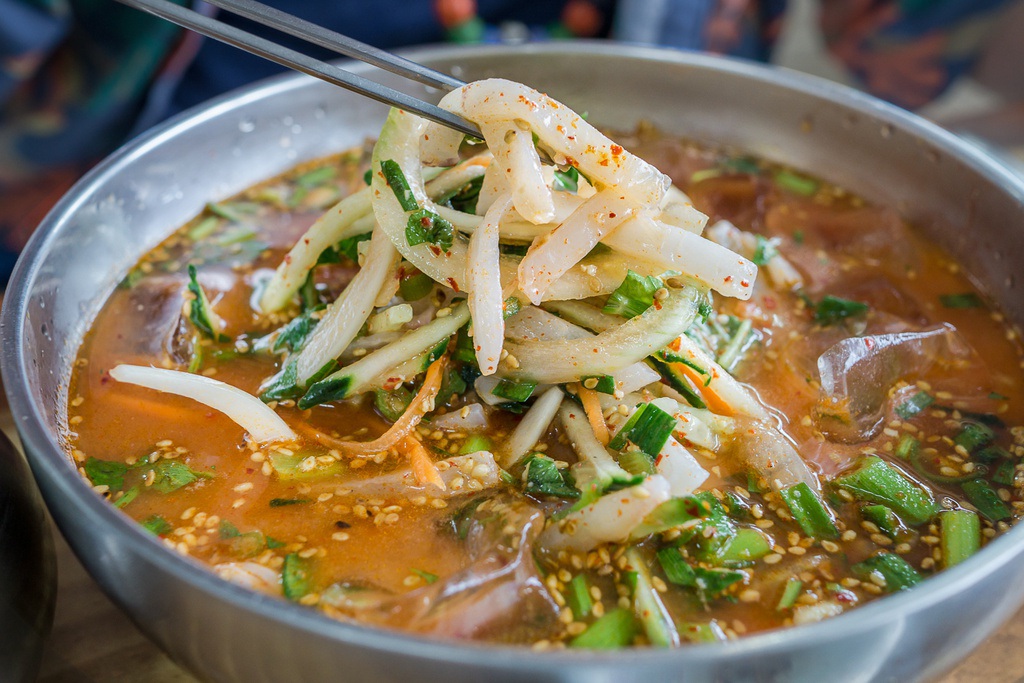 5 đặc sản ăn tươi nuốt sống ở Hàn Quốc khiến thực khách rùng mình - 10