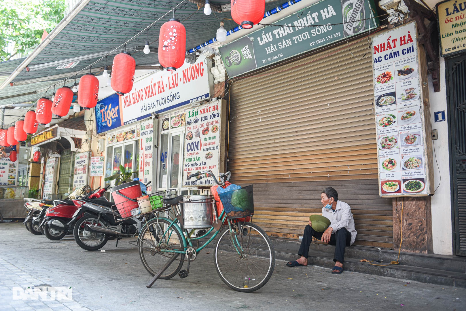 Cảnh cửa đóng then cài, đìu hiu ở phố ẩm thực không ngủ Hà Nội - 10