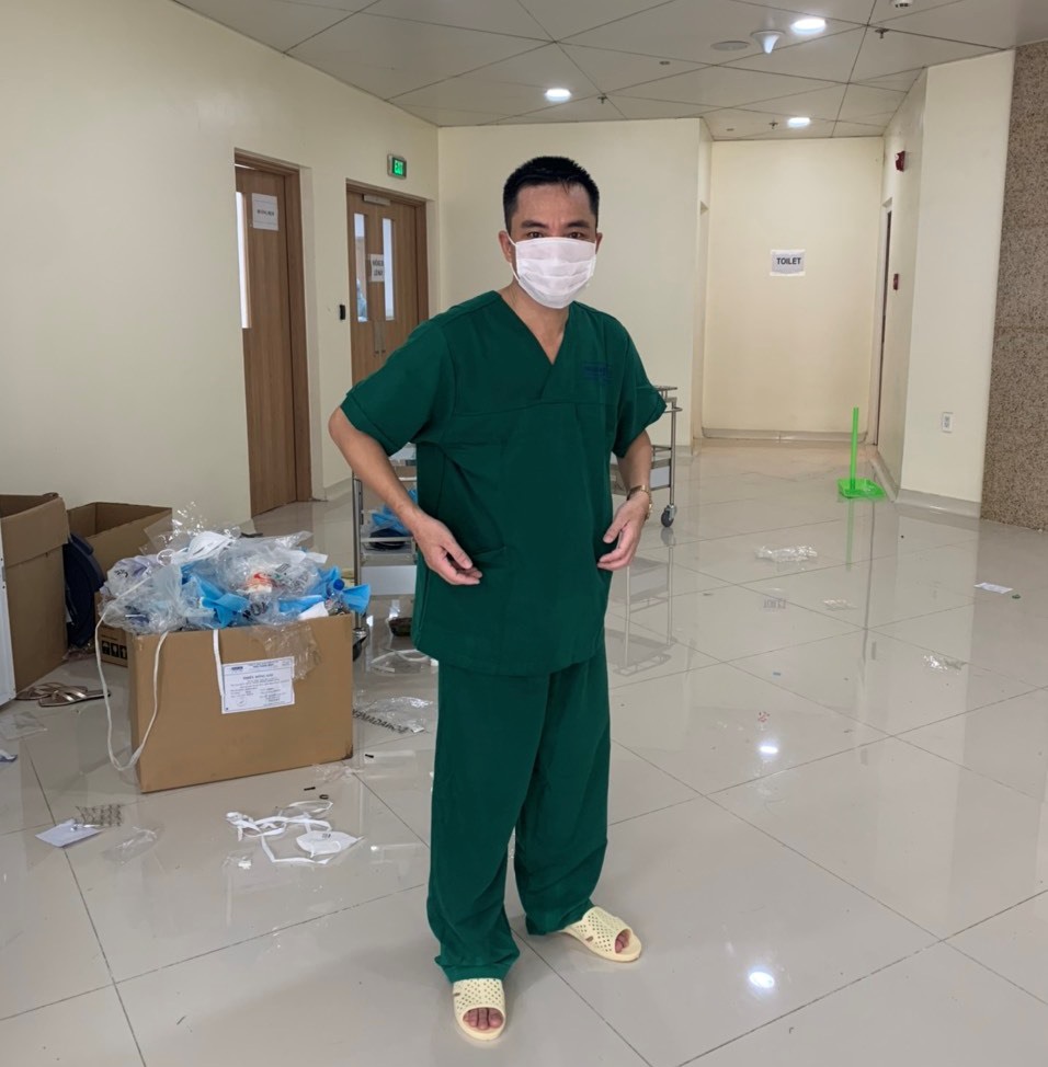 Xúc động bài thơ làm vội sau ca chăm sóc BN Covid-19 của nam điều dưỡng - 2