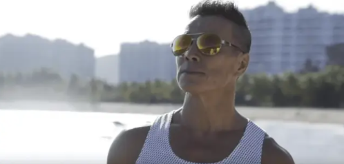 Ngoại hình trẻ trung gây sửng sốt của vận động viên thể hình 72 tuổi - 1