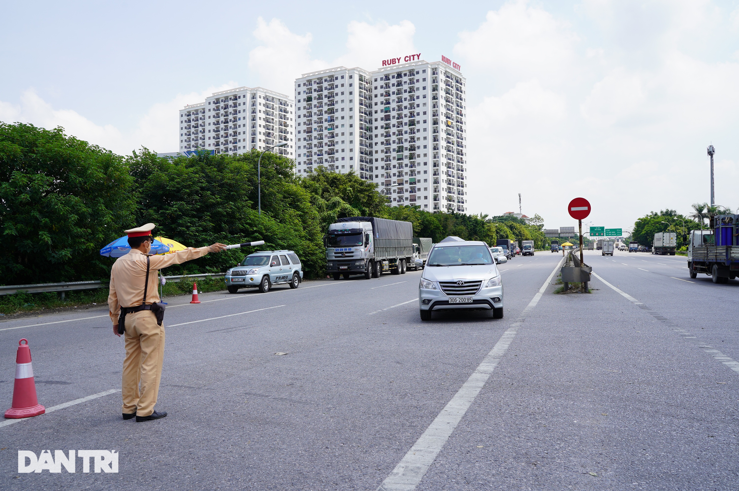 Tài xế bức xúc việc trả phí cao tốc khi phải quay xe không được vào Hà Nội - 8