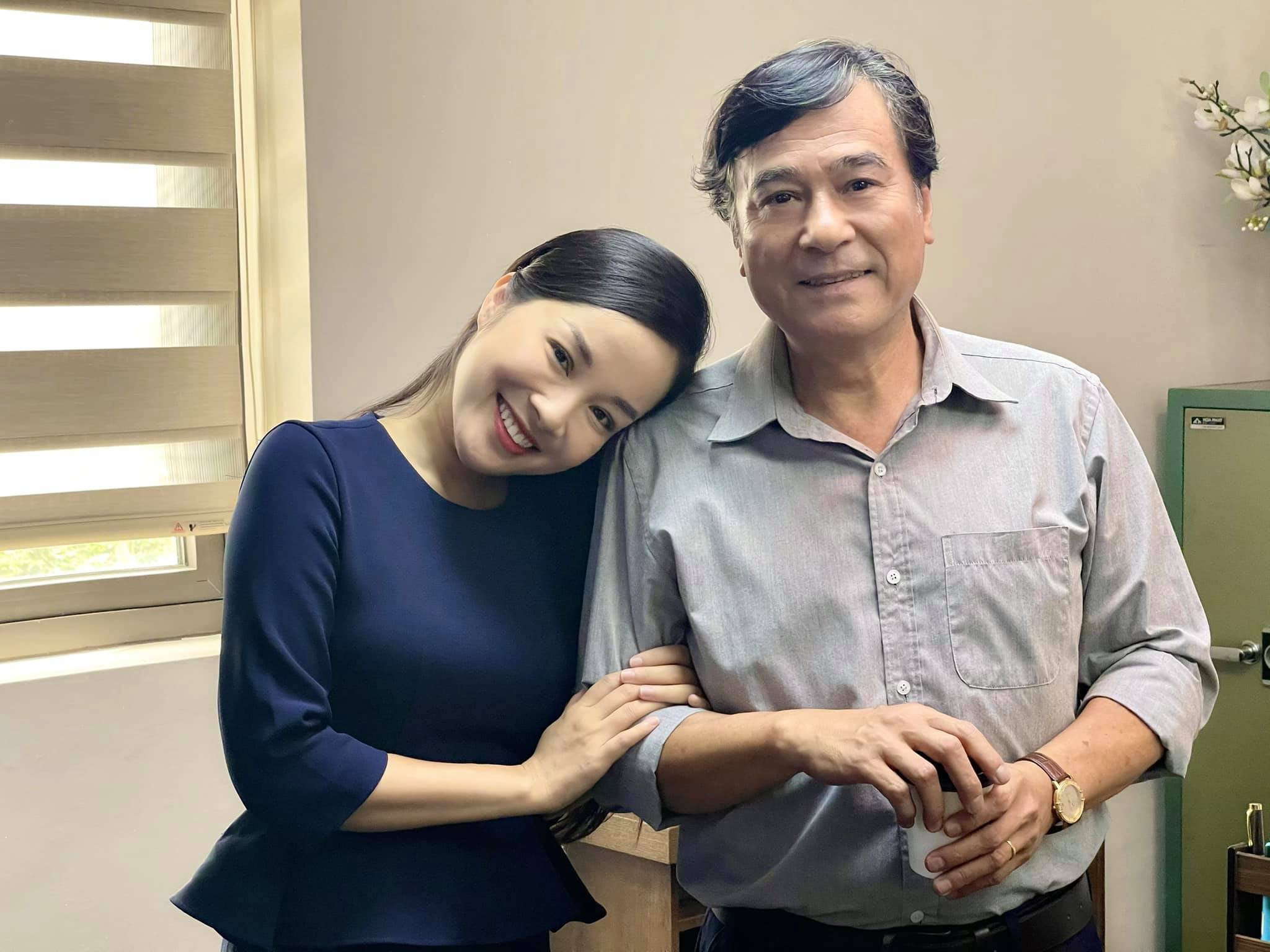15 năm Nhật ký Vàng Anh, Minh Hương từ con hóa bạn gái NSND Mạnh Cường - 5