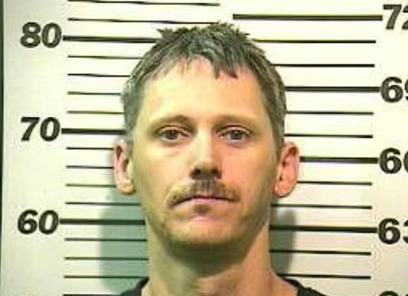 Vợ giấu nhân tình trong nhà suốt một năm mà chồng không hay biết - 2