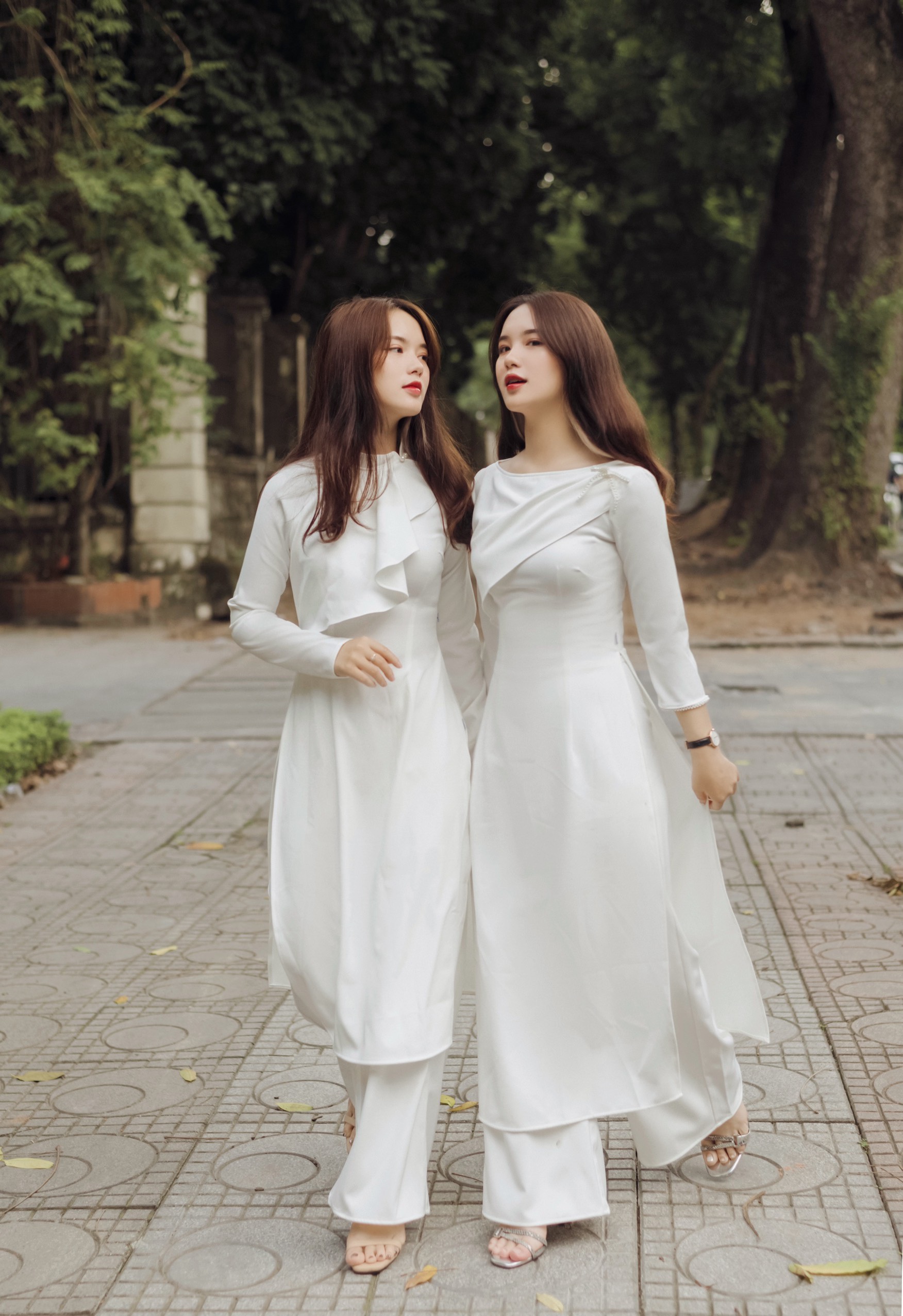 Cặp chị em song sinh Hằng - Nga nổi tiếng ở Đại học Thương mại - 10