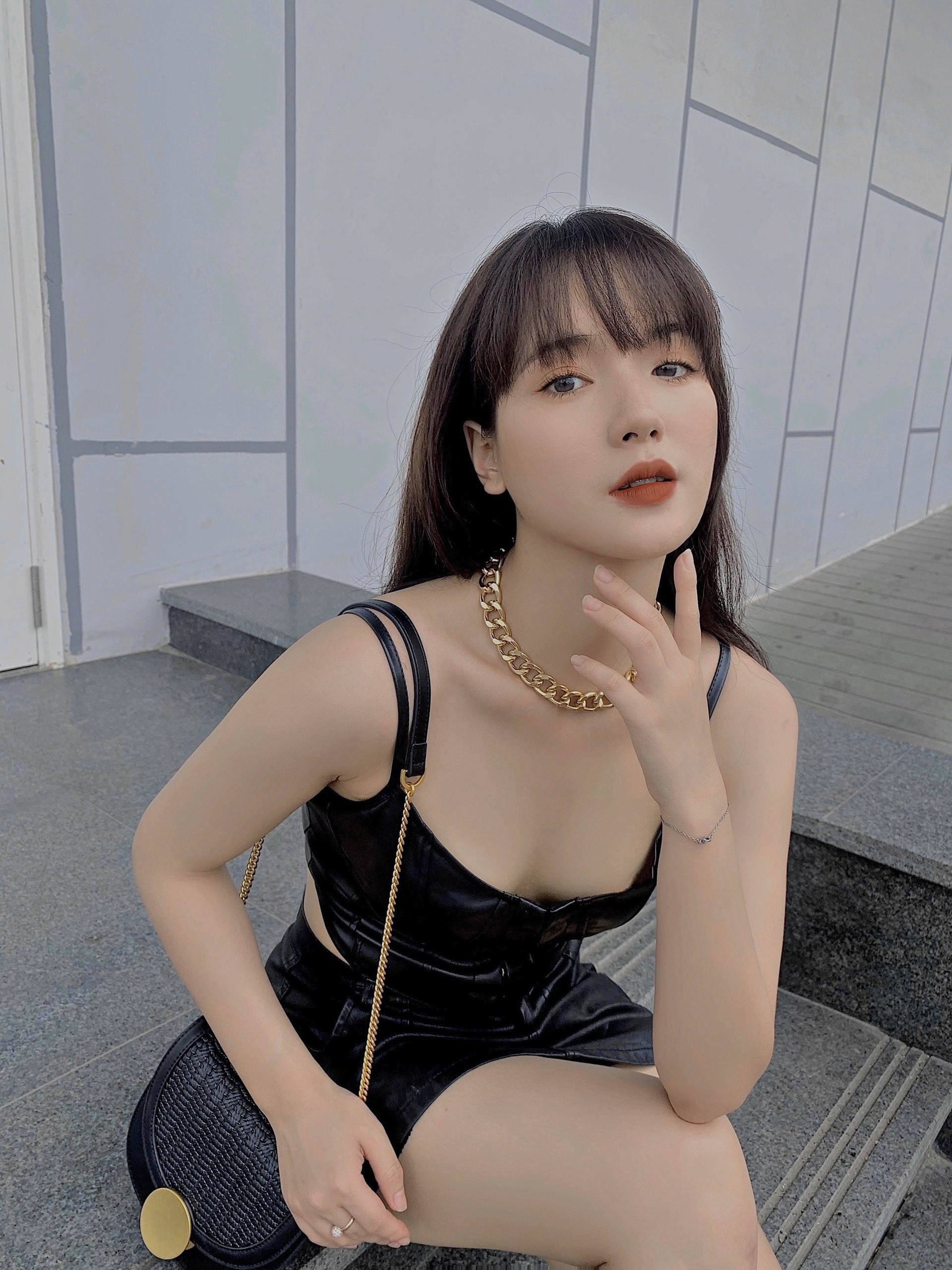 Cặp chị em song sinh Hằng - Nga nổi tiếng ở Đại học Thương mại - 6