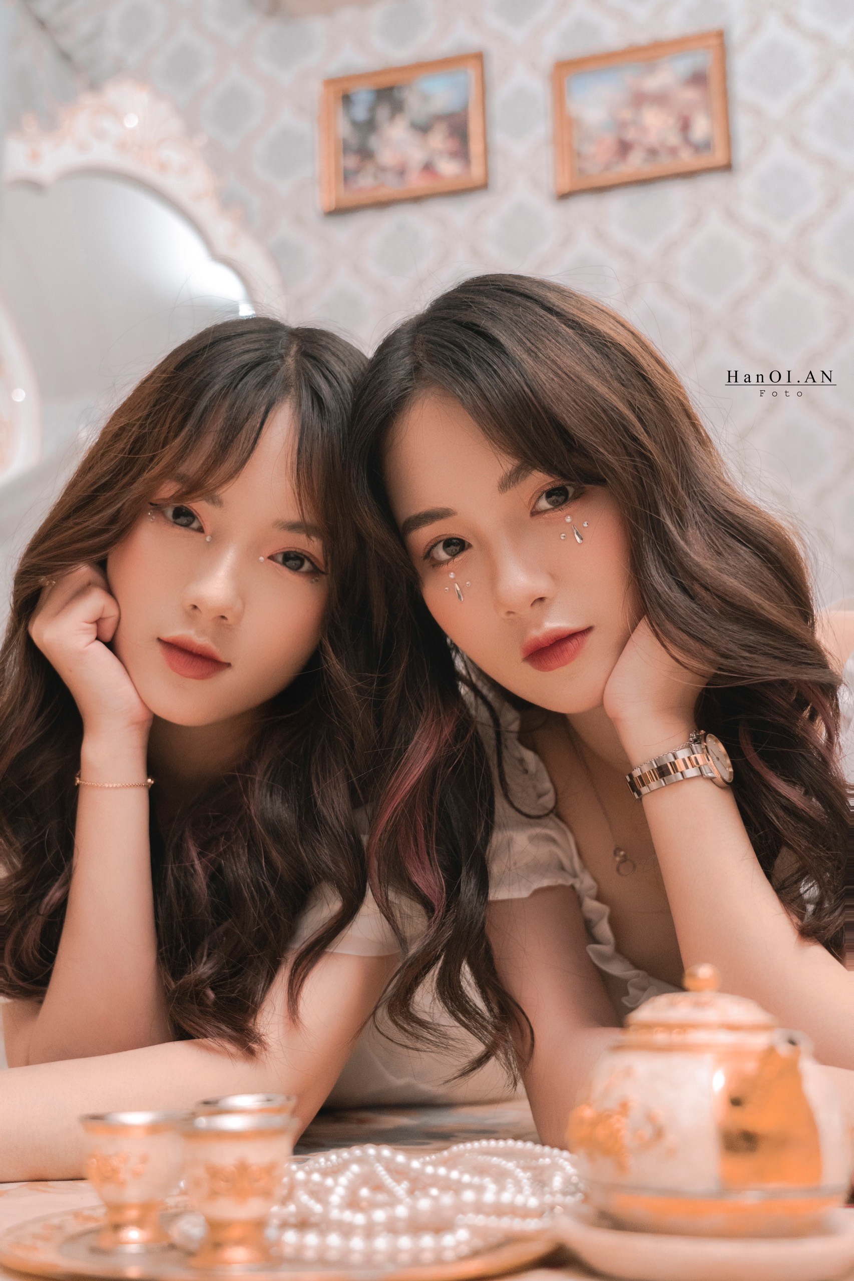 Cặp chị em song sinh Hằng - Nga nổi tiếng ở Đại học Thương mại - 7