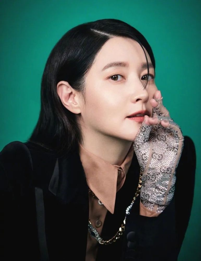 Đỉnh cao nhan sắc tuổi 50 của Nàng Dae Jang Geum Lee Young Ae - 7