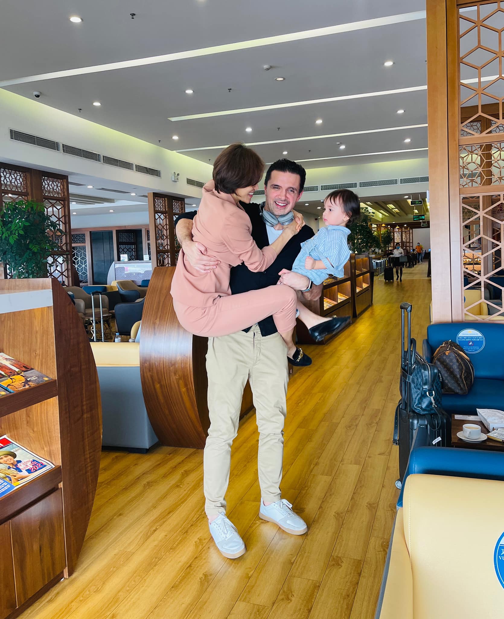 MC Phương Mai: Bố mẹ tôi sốc khi con rể Tây rửa bát còn tôi nằm xem tivi - 6