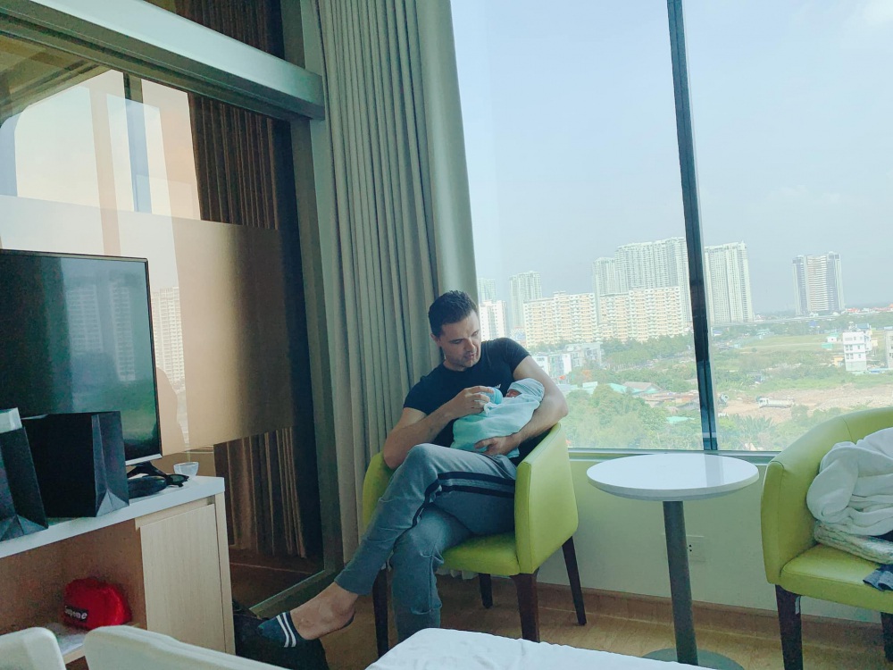 MC Phương Mai: Bố mẹ tôi sốc khi con rể Tây rửa bát còn tôi nằm xem tivi - 4