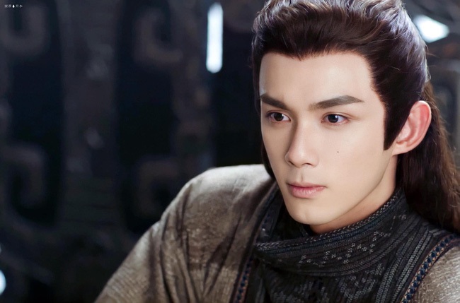 Na Tra xinh trai một thời lột xác thành mỹ nam sáu múi và tài năng - 7