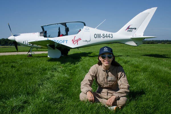 Cô gái 19 tuổi tự lái máy bay, một mình vòng quanh thế giới - 2