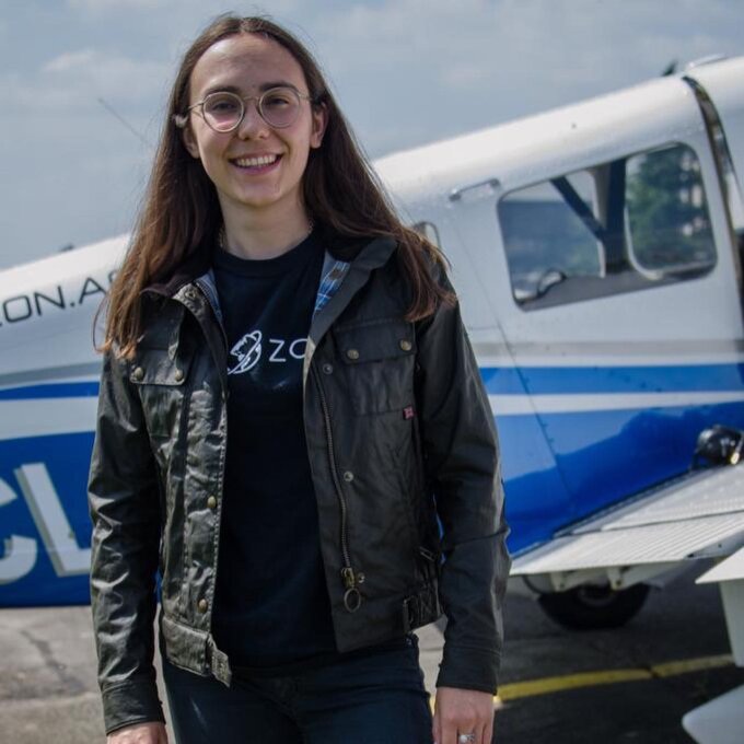 Cô gái 19 tuổi tự lái máy bay, một mình vòng quanh thế giới - 3
