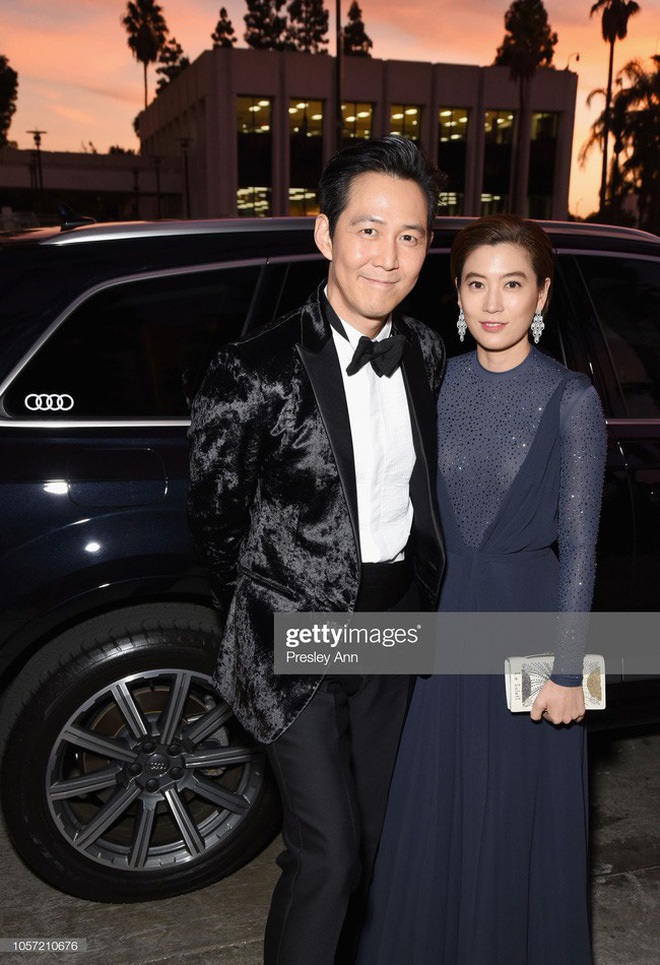 Lee Jung Jae của Trò chơi con mực đẹp đôi bên bạn gái tài phiệt tại Mỹ - 5