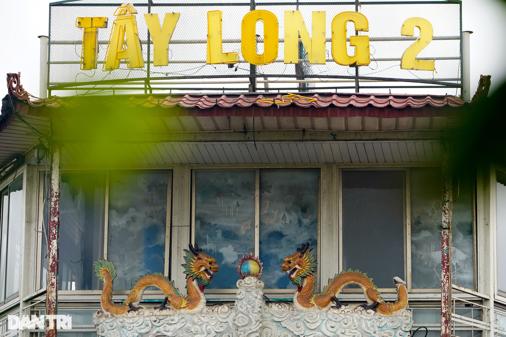 Hà Nội: Cận cảnh tháo dỡ bãi tàu thuyền hoang phế nhiều năm ở hồ Tây - 6