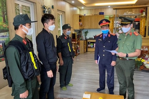 Bắt thêm 2 giám đốc hãng taxi liên quan vụ tham ô ở Cảng Phú Bài - 1
