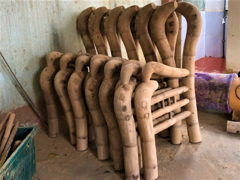 Đồ dùng độc nhất vô nhị từ gốc tre của người đàn ông một tay - 13