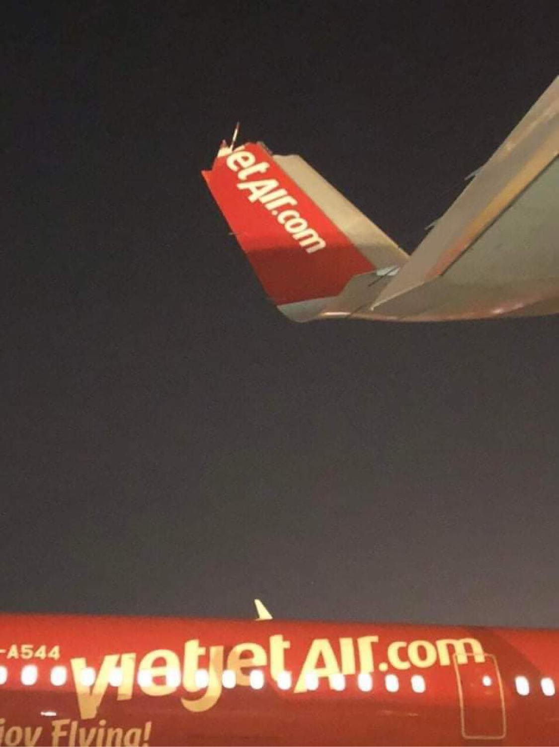 Hai máy bay va chạm tại Nội Bài, phi công bị tịch thu bằng lái - 2