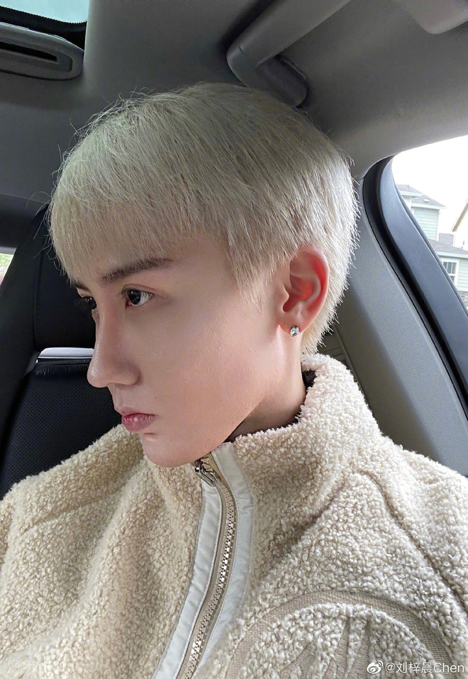 Chàng trai mặt rắn nổi tiếng bây giờ ra sao? - 7