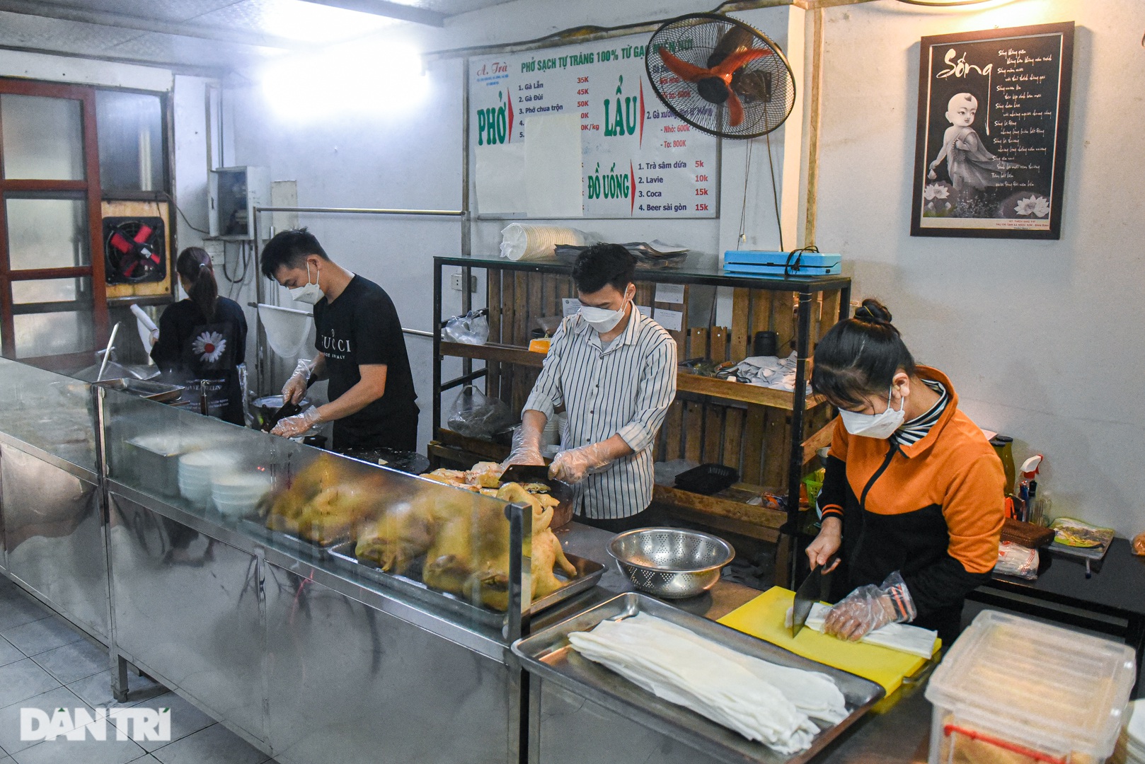 Quán phở tự tráng của người Mông giữa lòng Hà Nội, ngày bán hết vèo 500 bát - 1