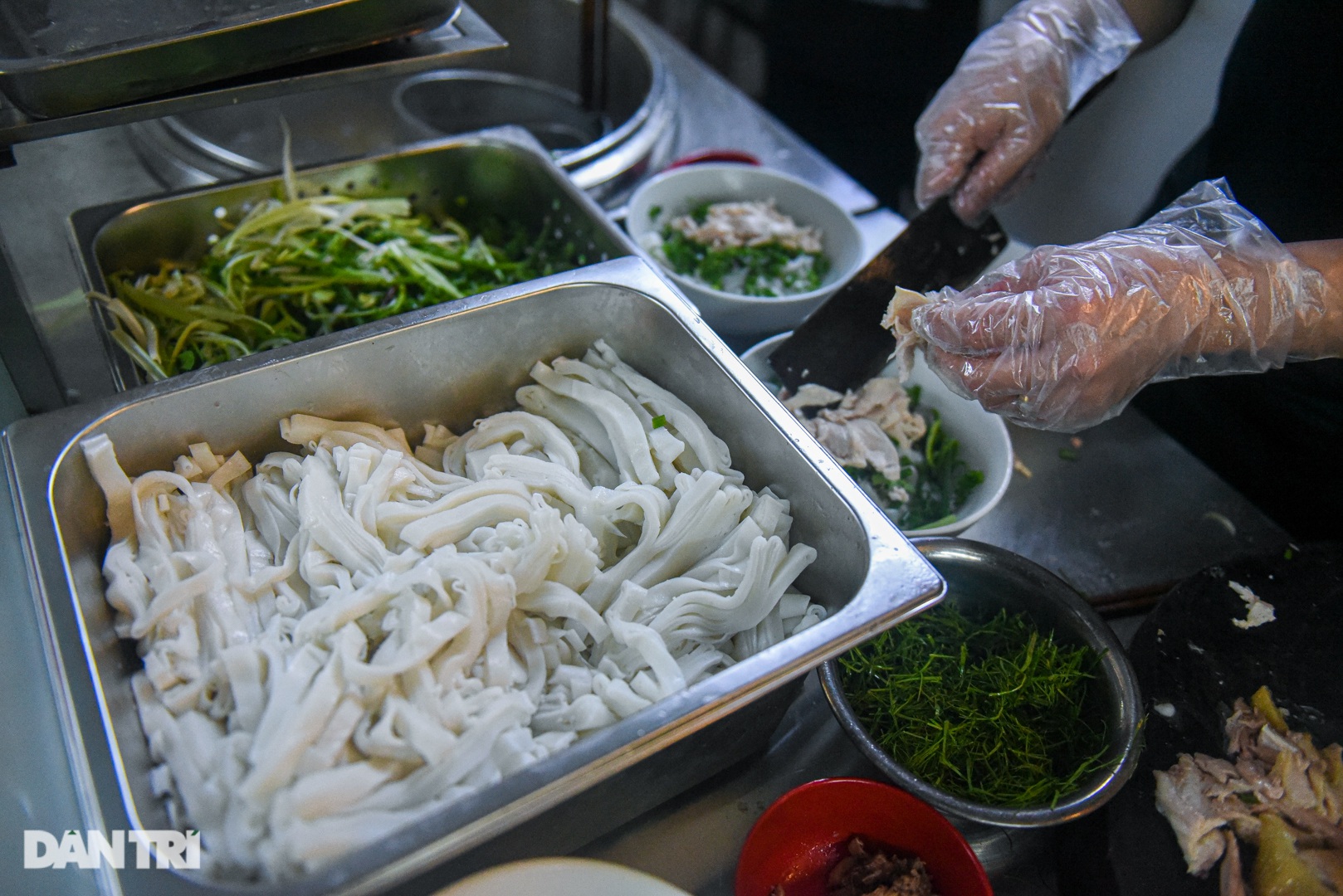 Quán phở tự tráng của người Mông giữa lòng Hà Nội, ngày bán hết vèo 500 bát - 5
