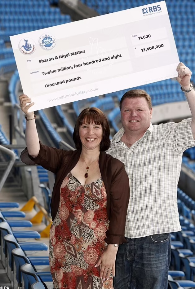 Cặp vợ chồng hóa giải lời nguyền vận rủi đối với những người trúng số - 1