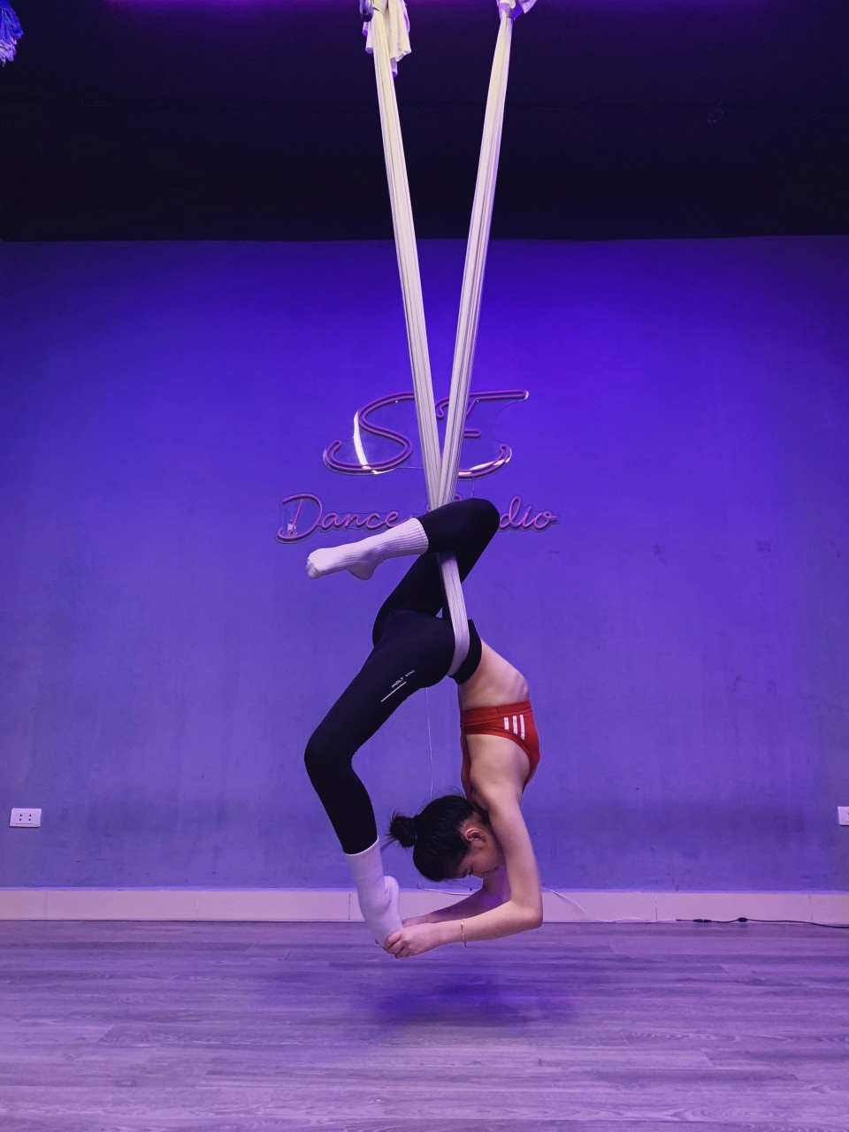 Ông bố điên ở Hà Nội rèn con gái thành hoa hậu, con trai giật học bổng Mỹ - 9