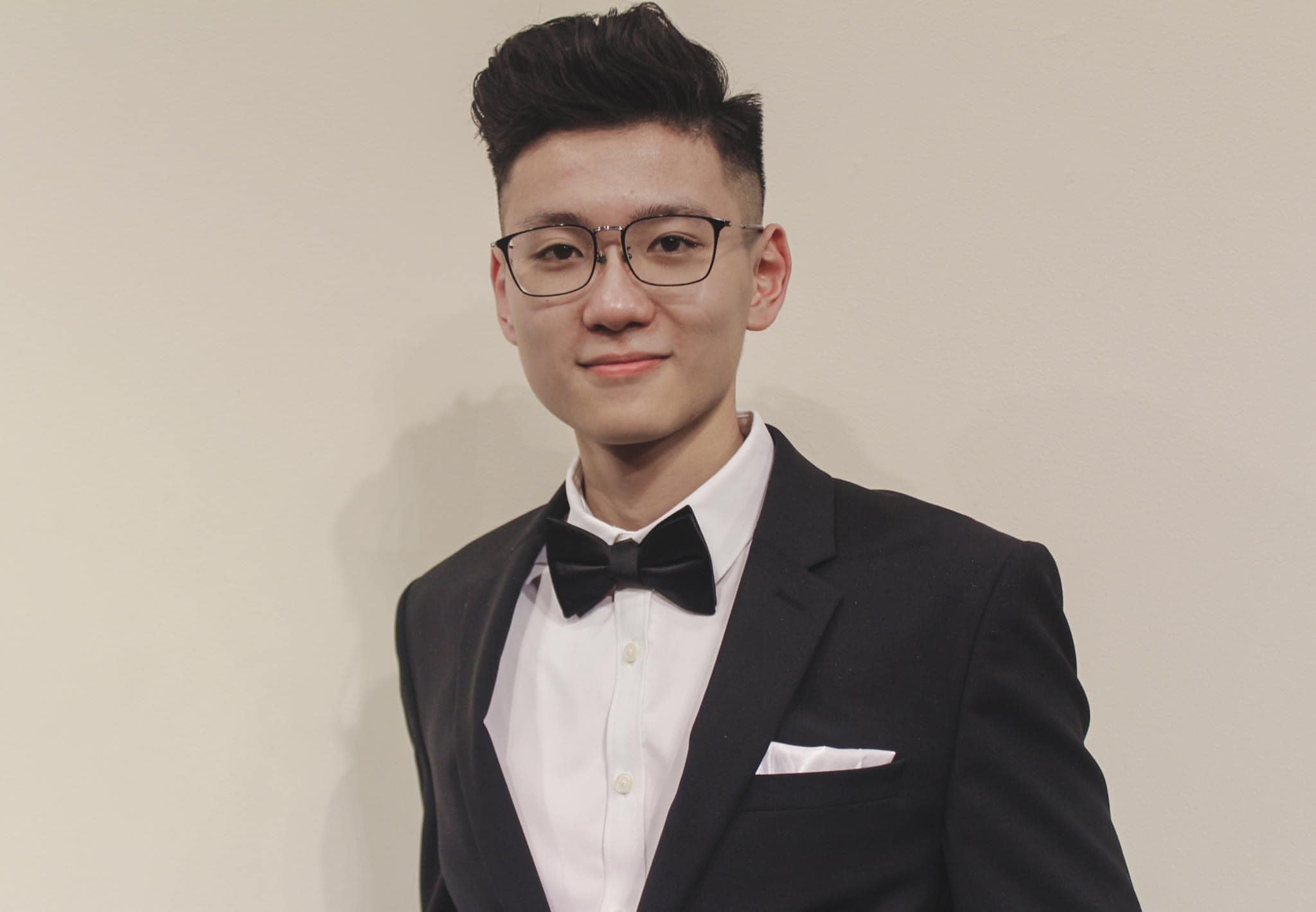 Ông bố điên ở Hà Nội rèn con gái thành hoa hậu, con trai giật học bổng Mỹ - 1