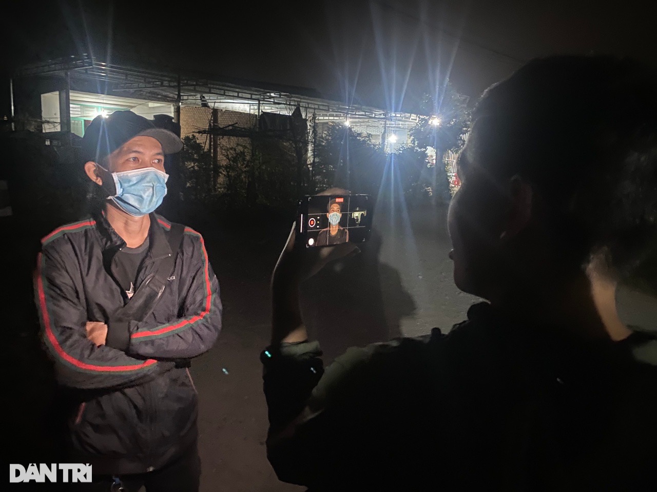 Nghe đồn Tịnh thất Bồng Lai có mật đạo, YouTuber cố bám trụ xuyên đêm - 6