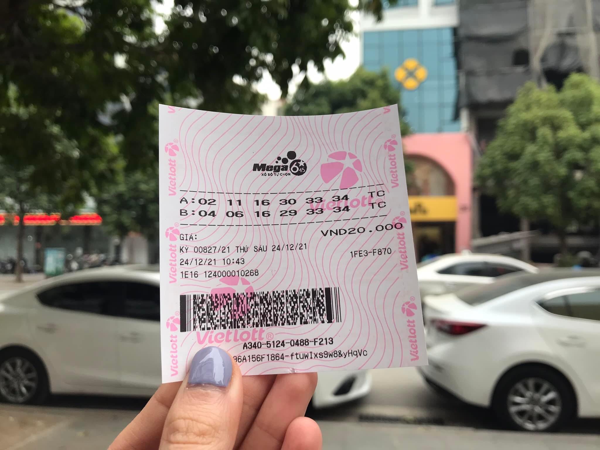 Ngoài tài xế vừa nhận 214 tỷ đồng, những ai trúng xổ số khủng năm 2021? - 1