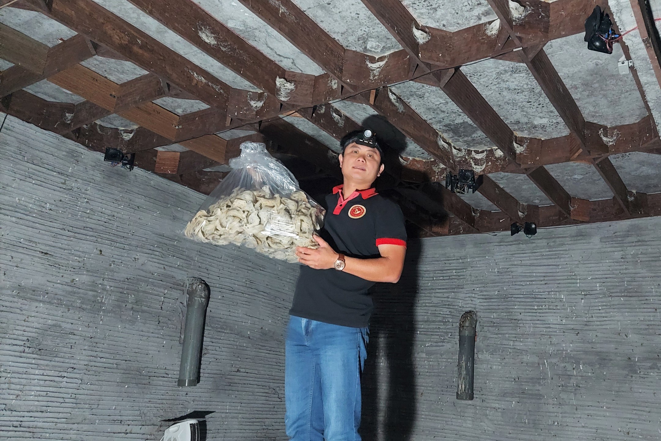 8X cất bằng kỹ sư, liều nuôi chim nhả vàng trắng, không ngờ trúng lớn - 5