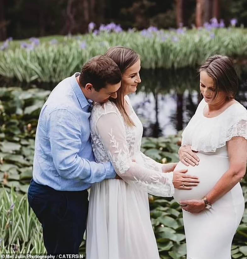 Người mẹ 54 tuổi mang thai giúp con gái không có tử cung - 3