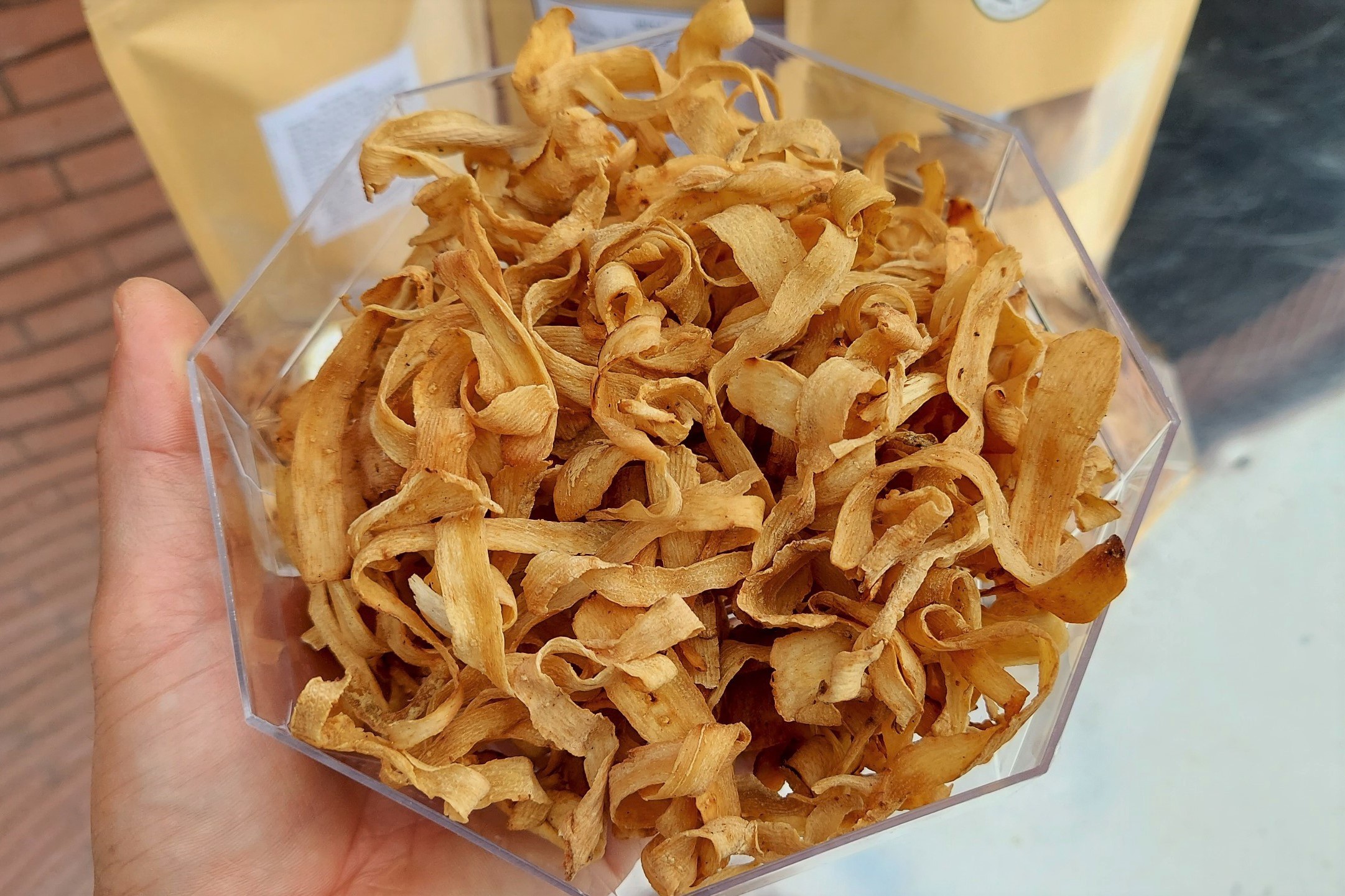 Làm mứt từ nhân sâm người nghèo bán mỏi tay ngày giáp Tết - 7