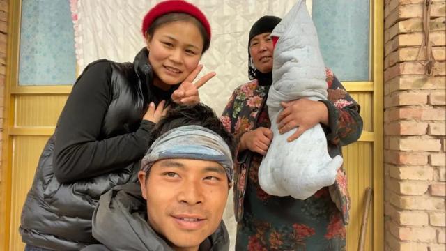 Anh chàng cưỡi ngựa hơn 4000 km về quê tìm bạn gái vì mẹ giục kết hôn - 3