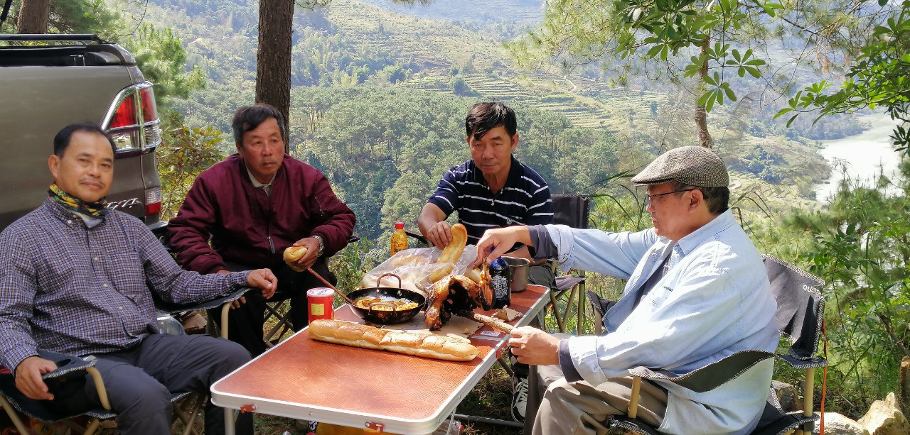 Nhóm bạn thân U70 phượt từ Lâm Đồng ra Tây Bắc, thực hiện lời hứa 50 năm - 6